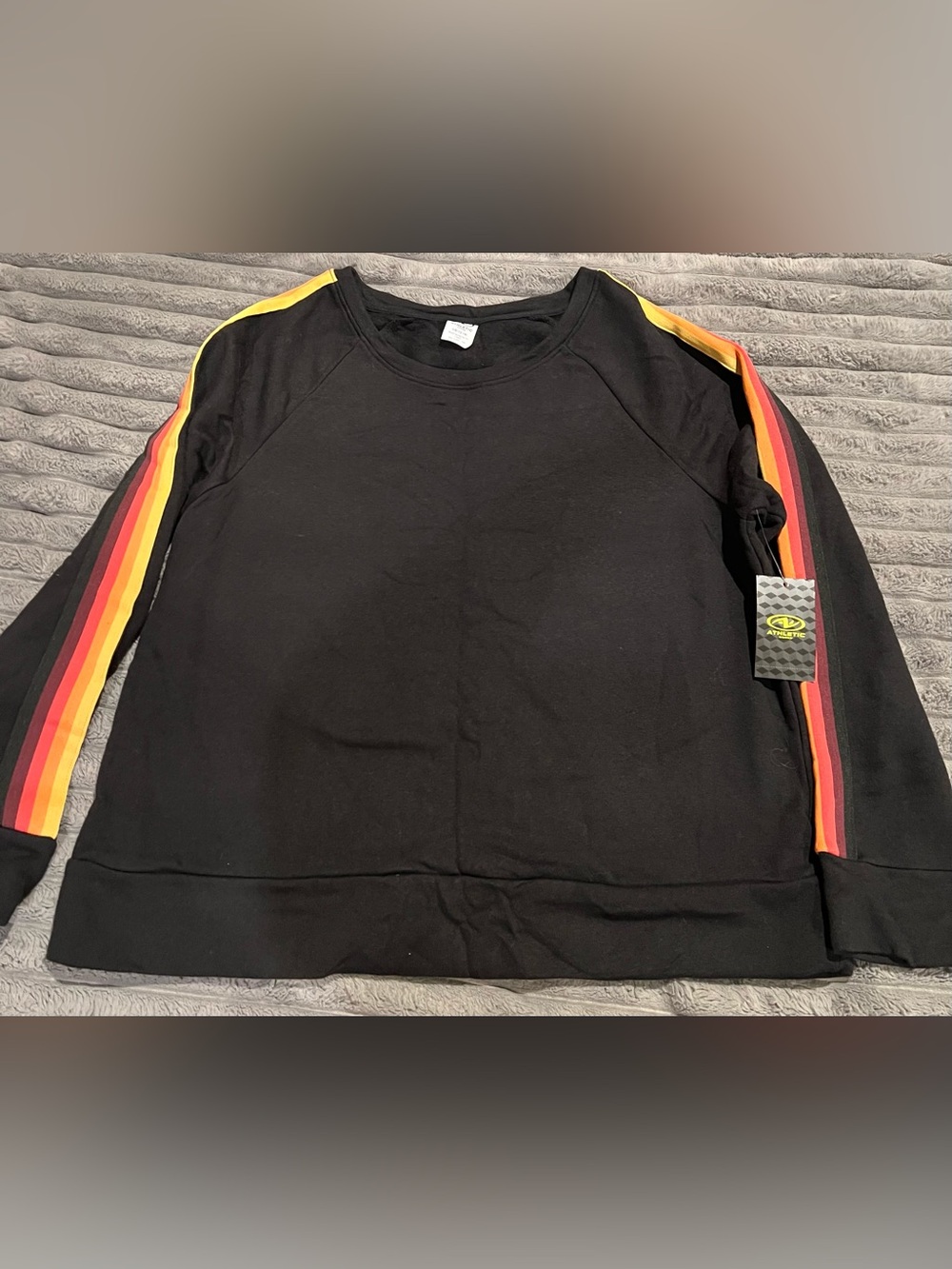 ATHLETIC WORKS WOMEN LONG SLEEVE BLACK CREWNECK SWEATSHIRT PULLOVER STRIPED NEW